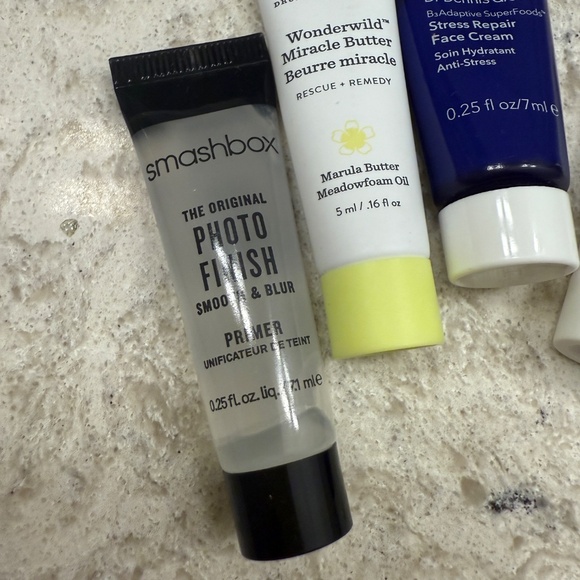 Bundle of sample  size beauty items - Picture 4 of 6